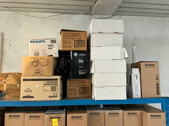 Magazijnrek met inhoud - afbeelding 7 van  12