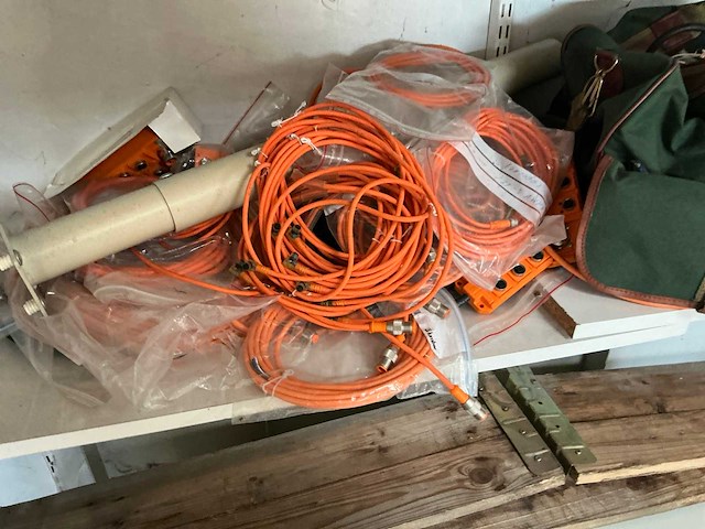 Magazijnrek met inhoud - afbeelding 11 van  12