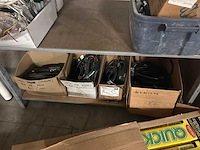 Magazijnrek met inhoud - afbeelding 2 van  5