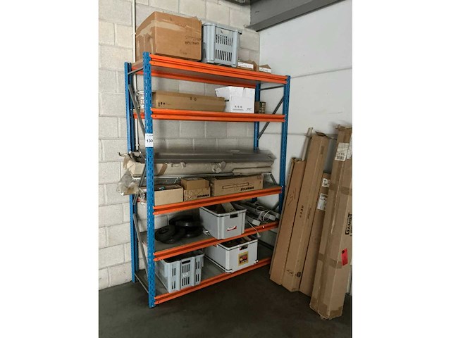Magazijnrek met inhoud - afbeelding 2 van  7