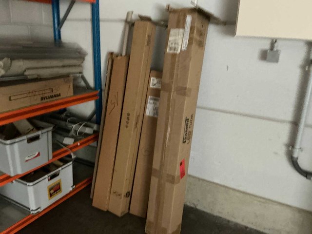 Magazijnrek met inhoud - afbeelding 6 van  7