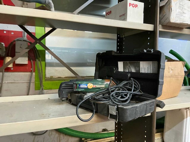 Magazijnrekje met inhoud - afbeelding 13 van  15