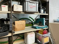 Magazijnrekje met inhoud - afbeelding 15 van  15