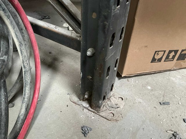 Magazijnstelling met inhoud (2x) - afbeelding 7 van  8