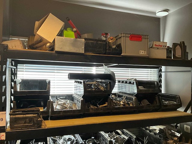 Magazijnstelling met inhoud bevestigingsmaterialen - afbeelding 2 van  5