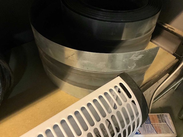 Magazijnstelling met inhoud bevestigingsmaterialen - afbeelding 5 van  5