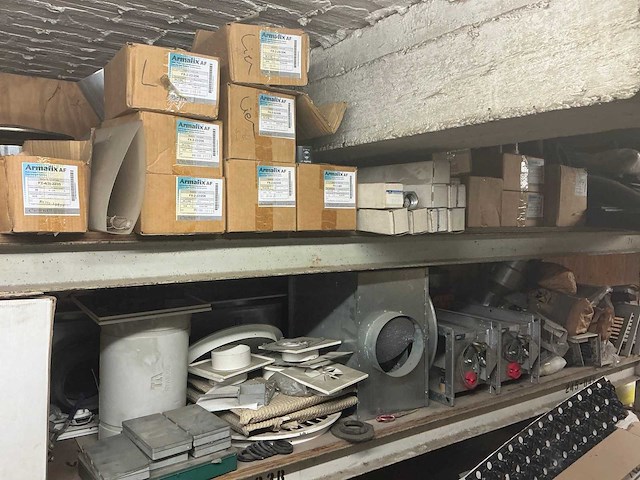 Magazijnstelling met inhoud - afbeelding 3 van  15