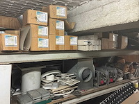 Magazijnstelling met inhoud - afbeelding 3 van  15