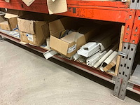 Magazijnstelling met inhoud - afbeelding 3 van  11