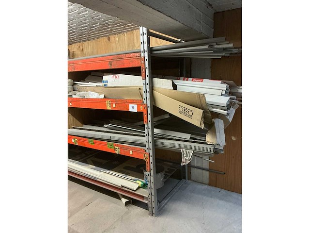 Magazijnstelling met inhoud - afbeelding 4 van  11