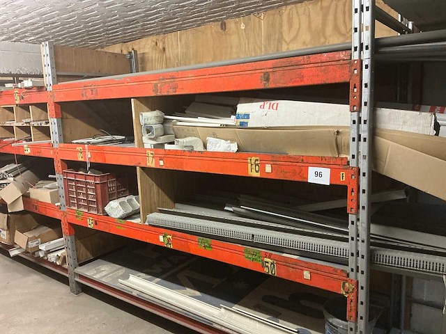 Magazijnstelling met inhoud - afbeelding 5 van  11