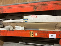 Magazijnstelling met inhoud - afbeelding 9 van  11