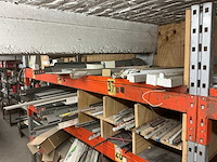 Magazijnstelling met inhoud - afbeelding 11 van  11