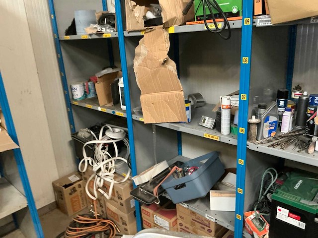 Magazijnstelling met inhoud - afbeelding 10 van  12