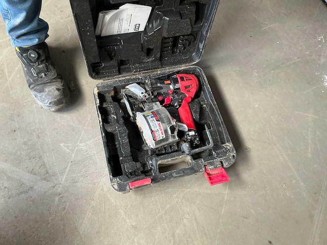 Magazijnstelling met inhoud - afbeelding 12 van  12