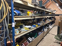 Magazijnstelling met inhoud - afbeelding 1 van  10