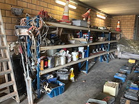 Magazijnstelling met inhoud - afbeelding 1 van  9