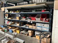 Magazijnstelling met inhoud - afbeelding 1 van  7