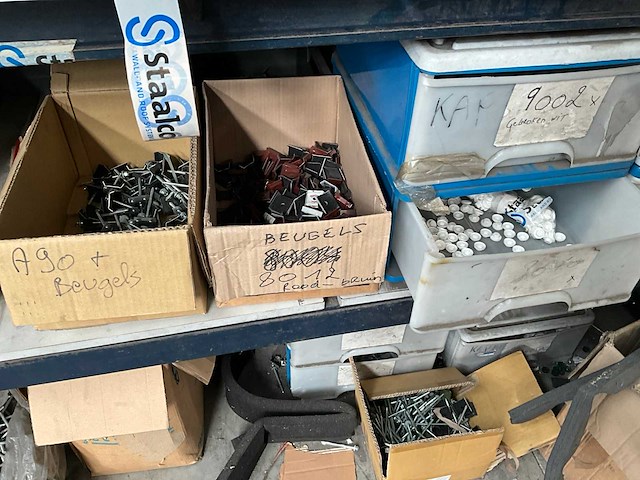 Magazijnstelling met inhoud - afbeelding 5 van  7