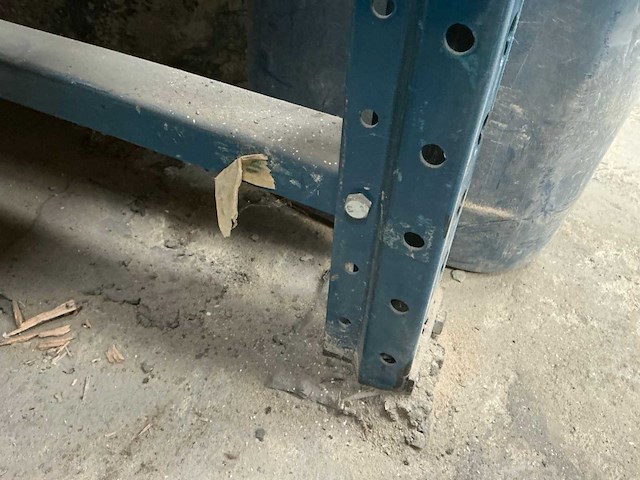 Magazijnstelling met inhoud - afbeelding 6 van  14