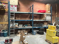 Magazijnstelling met inhoud - afbeelding 1 van  14