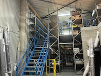 Magazijnstelling met inhoud - afbeelding 1 van  16