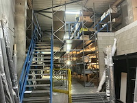 Magazijnstelling met inhoud - afbeelding 9 van  16