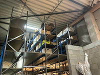 Magazijnstelling met inhoud - afbeelding 10 van  16