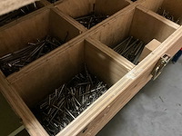 Magazijnstelling met inhoud - afbeelding 4 van  12