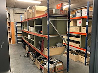 Magazijnstelling met inhoud - afbeelding 1 van  12