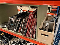 Magazijnstelling met inhoud - afbeelding 9 van  12