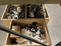 Magazijnstelling met inhoud - afbeelding 5 van  11