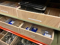 Magazijnstelling met inhoud - afbeelding 6 van  11