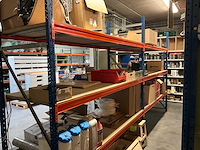 Magazijnstelling met inhoud - afbeelding 1 van  11