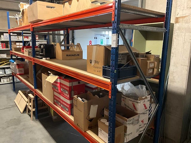 Magazijnstelling met inhoud - afbeelding 5 van  11