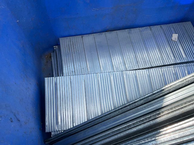 Magazijnstelling met opberg bakjes - afbeelding 3 van  8