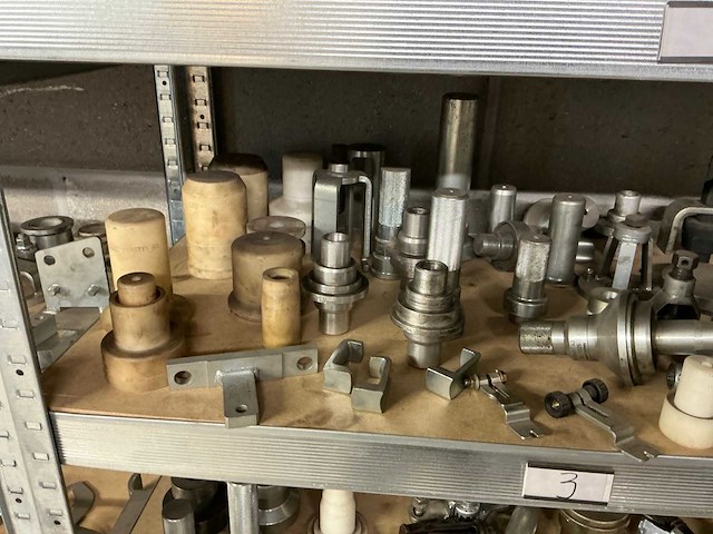 Magazijnstelling met volvo- special tools - afbeelding 2 van  34