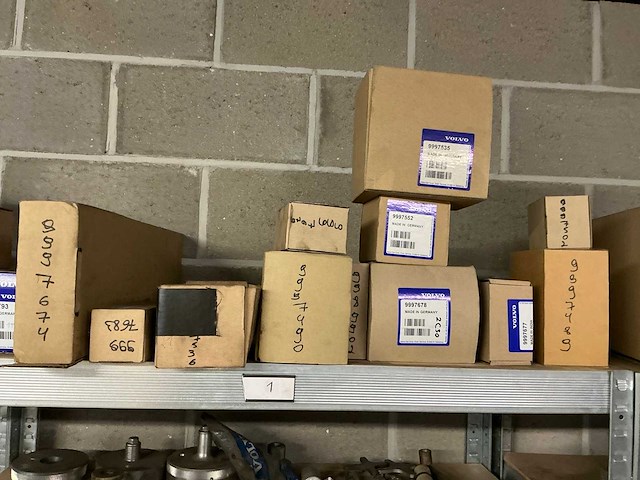 Magazijnstelling met volvo- special tools - afbeelding 30 van  34
