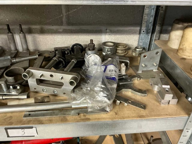 Magazijnstelling met volvo- special tools - afbeelding 29 van  34