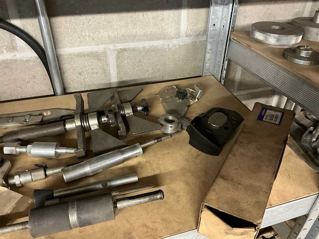 Magazijnstelling met volvo- special tools - afbeelding 4 van  14