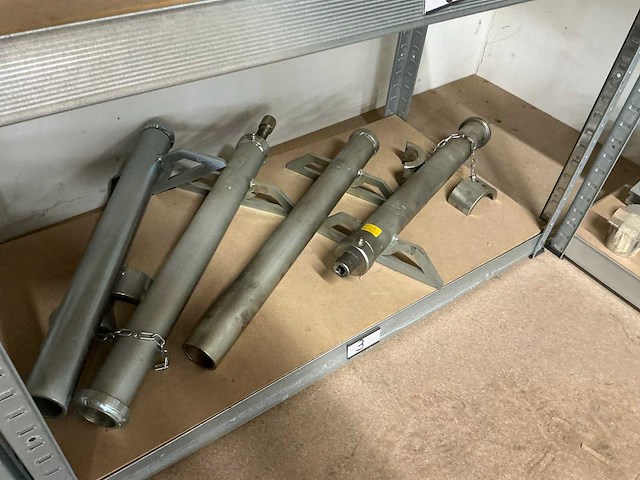 Magazijnstelling met volvo-special tools - afbeelding 2 van  64