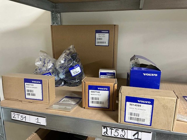 Magazijnstelling met volvo-special tools - afbeelding 11 van  64