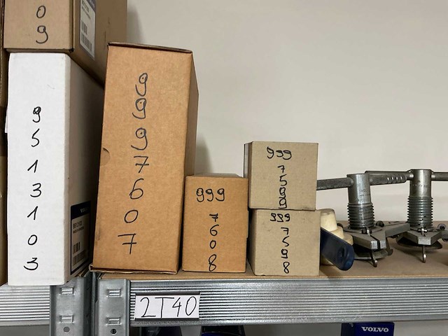 Magazijnstelling met volvo-special tools - afbeelding 45 van  64