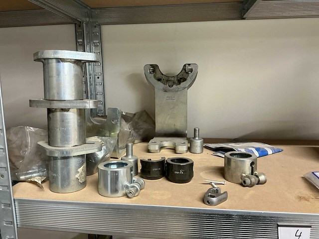 Magazijnstelling met volvo-special tools - afbeelding 61 van  64