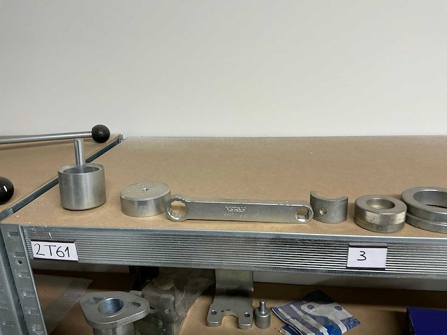 Magazijnstelling met volvo-special tools - afbeelding 3 van  40