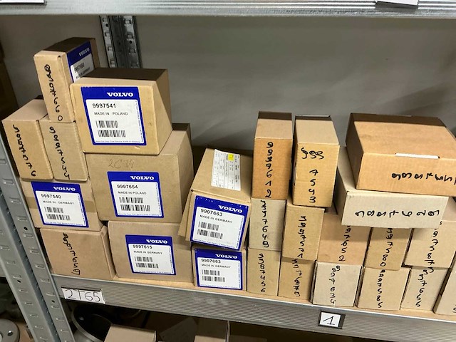 Magazijnstelling met volvo-special tools - afbeelding 7 van  40