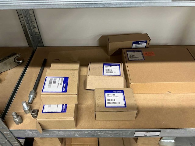 Magazijnstelling met volvo-special tools - afbeelding 14 van  40