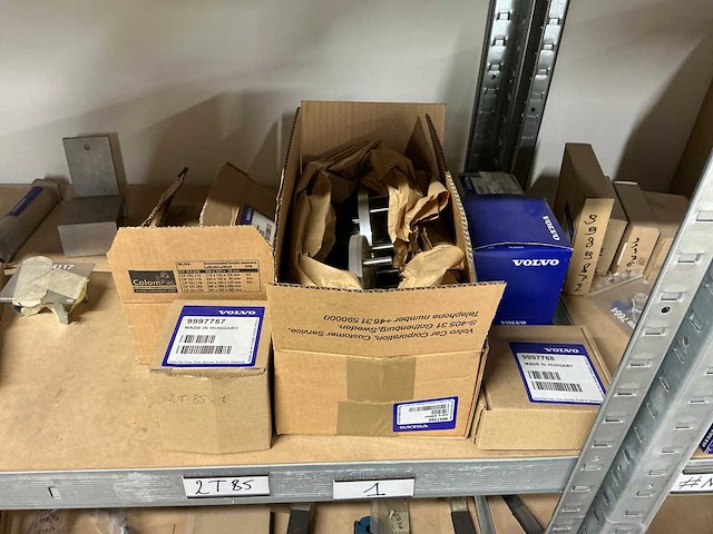 Magazijnstelling met volvo-special tools - afbeelding 24 van  40
