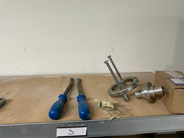 Magazijnstelling met volvo-special tools - afbeelding 27 van  40