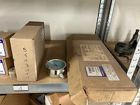 Magazijnstelling met volvo-special tools - afbeelding 30 van  40